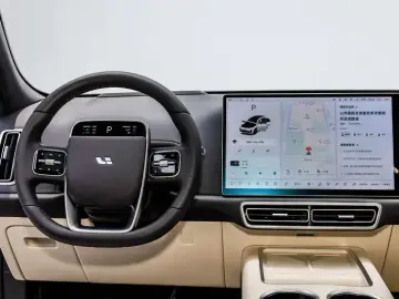 2025 Li Auto (Lixiang) L7 с пробегом 6 800 км