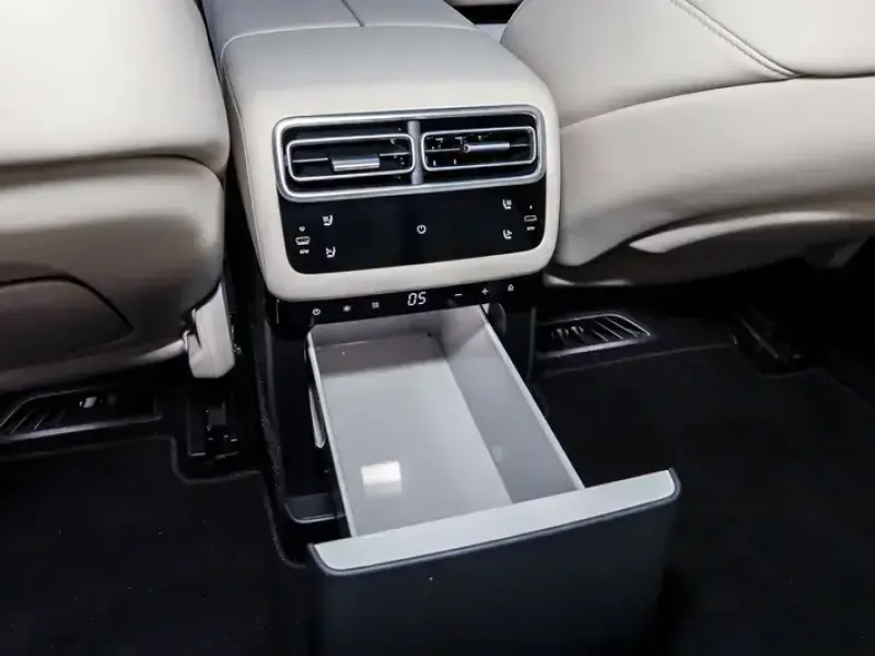 2025 Li Auto (Lixiang) L7 с пробегом 6 800 км