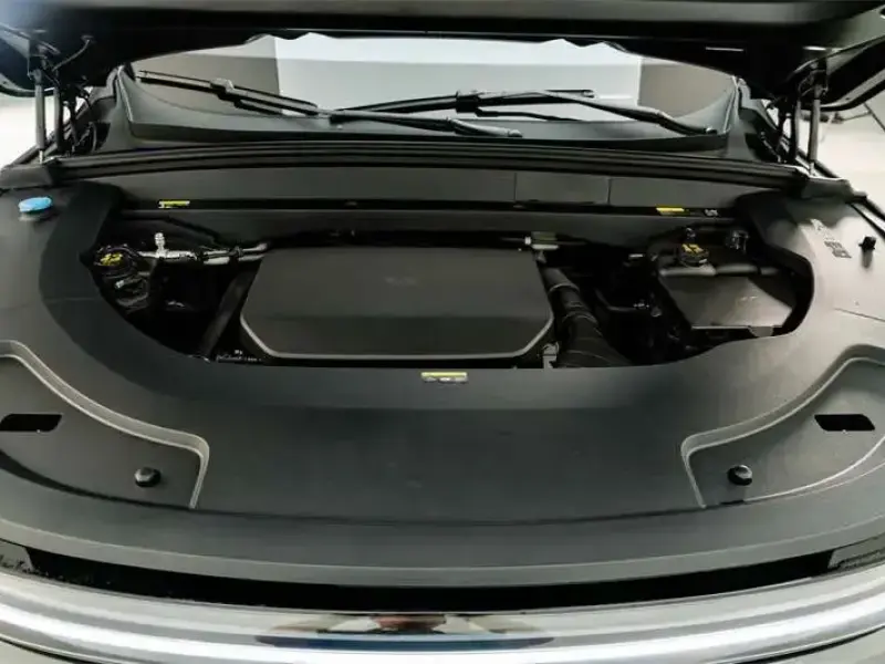 2025 Li Auto (Lixiang) L7 с пробегом 8 500 км