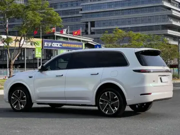 2025 Li Auto (Lixiang) L9 с пробегом 13 000 км