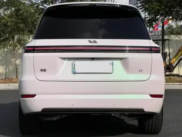 2025 Li Auto (Lixiang) L9 с пробегом 13 000 км