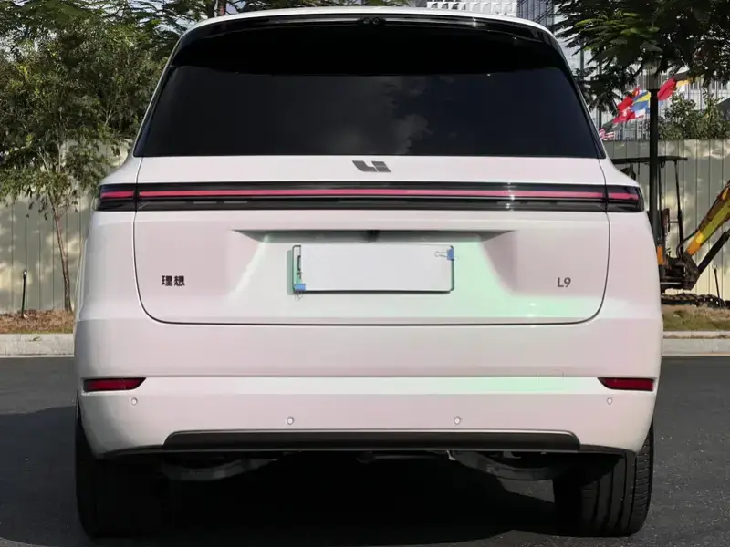 2025 Li Auto (Lixiang) L9 с пробегом 13 000 км