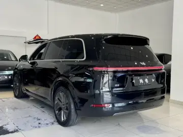 2024 Li Auto (Lixiang) L9 с пробегом 92 000 км