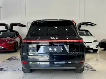 2024 Li Auto (Lixiang) L9 с пробегом 92 000 км