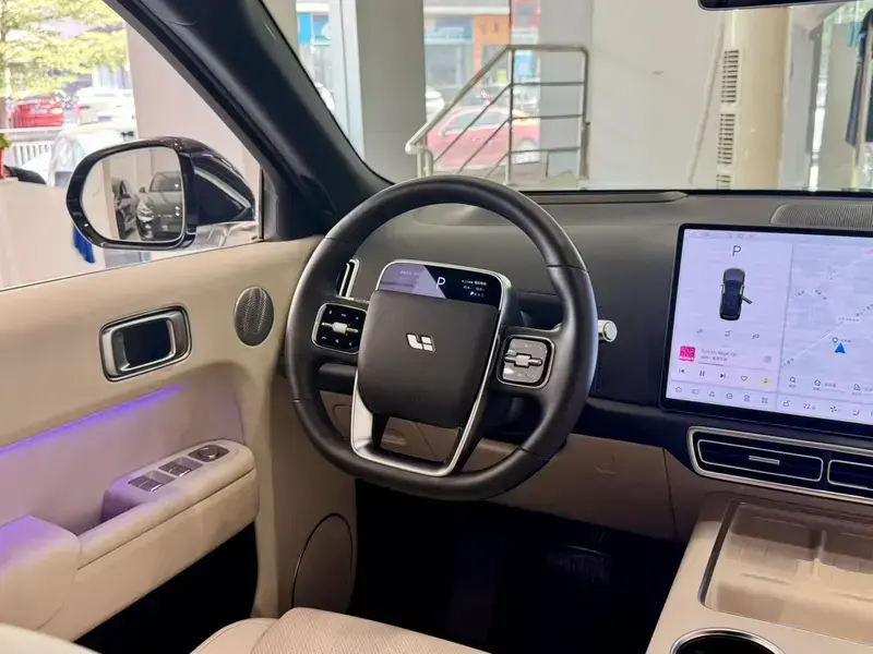 2024 Li Auto (Lixiang) L9 с пробегом 92 000 км