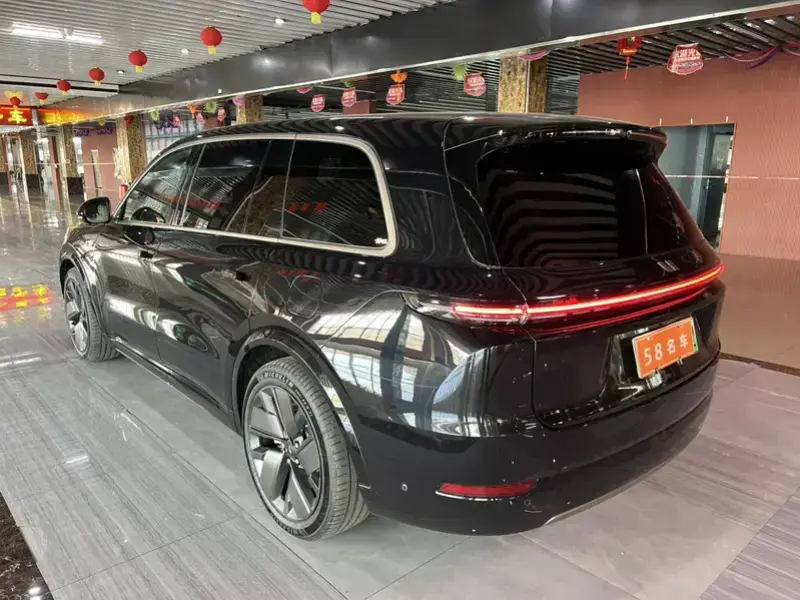 2025 Li Auto (Lixiang) L9 с пробегом 47 000 км