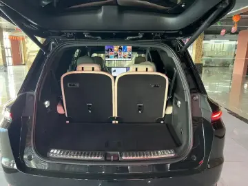 2025 Li Auto (Lixiang) L9 с пробегом 47 000 км