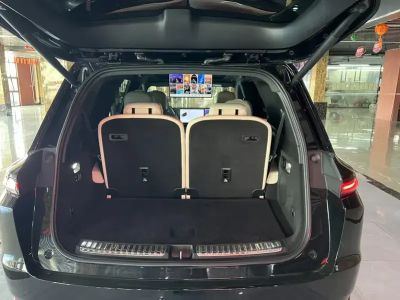 2025 Li Auto (Lixiang) L9 с пробегом 47 000 км