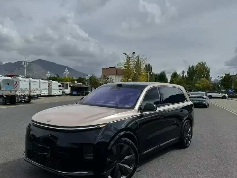 2026 Li Auto (Lixiang) L9 с пробегом 4 000 км