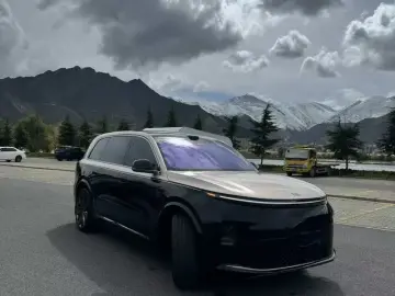 2026 Li Auto (Lixiang) L9 с пробегом 4 000 км