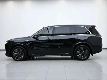 2024 Li Auto (Lixiang) L9 с пробегом 20 800 км