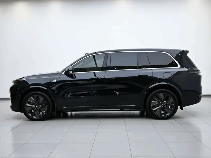 2024 Li Auto (Lixiang) L9 с пробегом 20 800 км