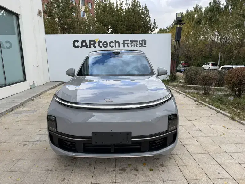 2025 Li Auto (Lixiang) L9 с пробегом 46 000 км