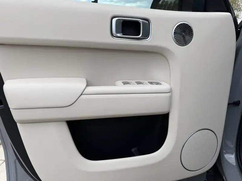 2025 Li Auto (Lixiang) L9 с пробегом 46 000 км