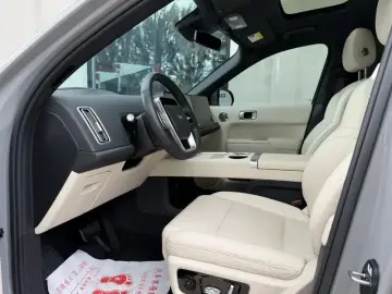 2025 Li Auto (Lixiang) L9 с пробегом 46 000 км