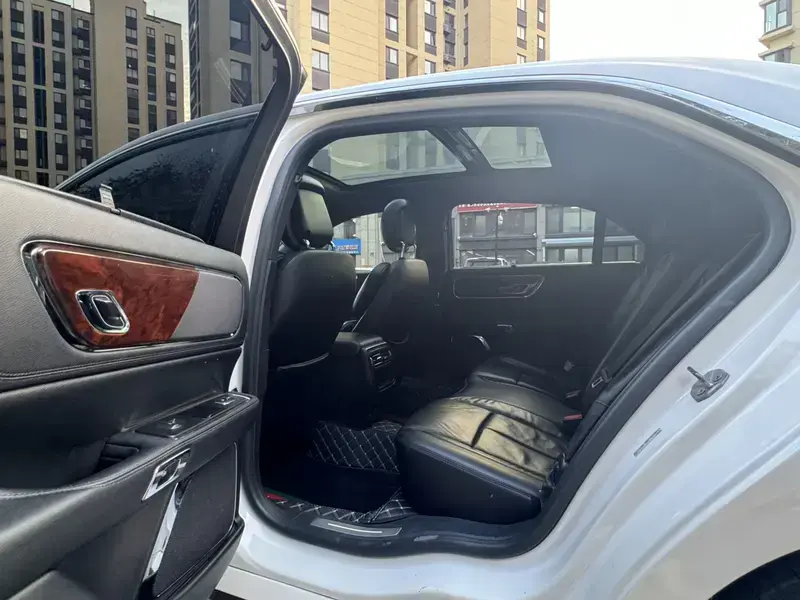 2018 Lincoln Continental с пробегом 163 000 км