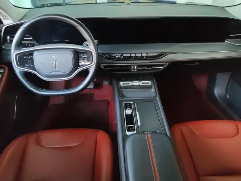 2025 Lincoln Z с пробегом 41 000 км