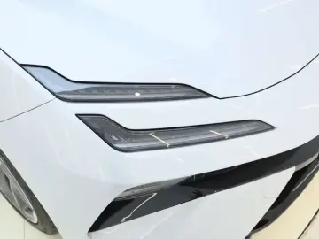2025 Lotus Emeya с пробегом 38 800 км