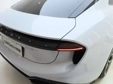 2025 Lotus Emeya с пробегом 38 800 км