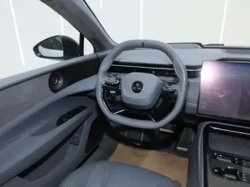 2025 Lotus Emeya с пробегом 38 800 км
