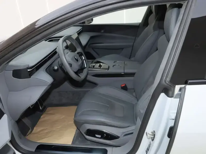 2025 Lotus Emeya с пробегом 38 800 км
