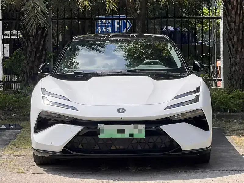 2024 Lotus Emeya с пробегом 58 000 км