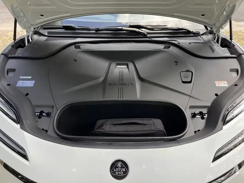 2024 Lotus Emeya с пробегом 58 000 км