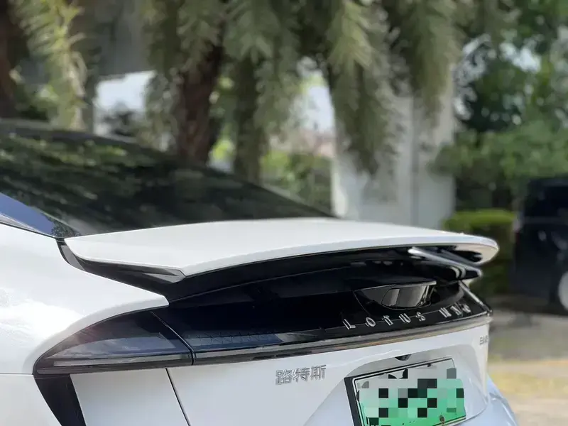 2024 Lotus Emeya с пробегом 58 000 км