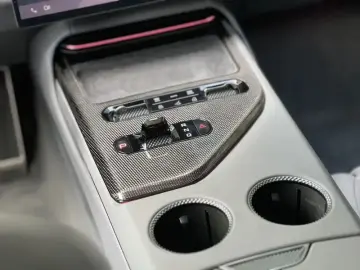 2024 Lotus Emeya с пробегом 58 000 км