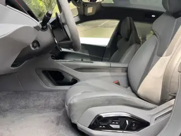 2024 Lotus Emeya с пробегом 58 000 км
