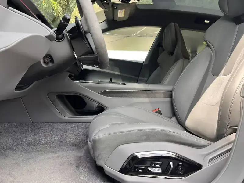 2024 Lotus Emeya с пробегом 58 000 км