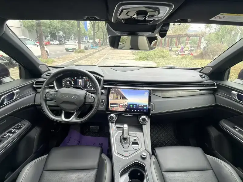 2023 Lynk & Co 05 с пробегом 20 000 км