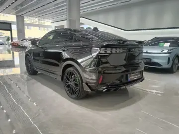 2023 Lynk & Co 05 с пробегом 20 000 км