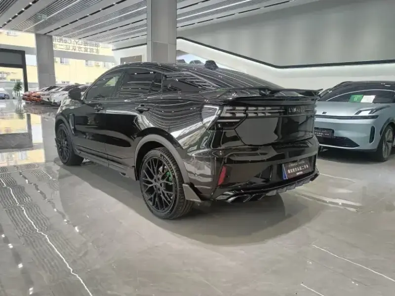 2023 Lynk & Co 05 с пробегом 20 000 км