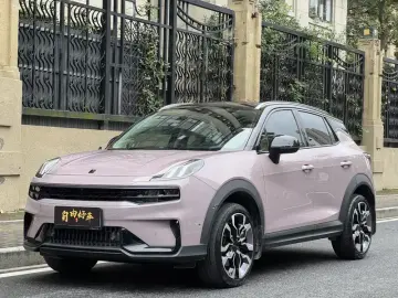 Lynk & Co 06