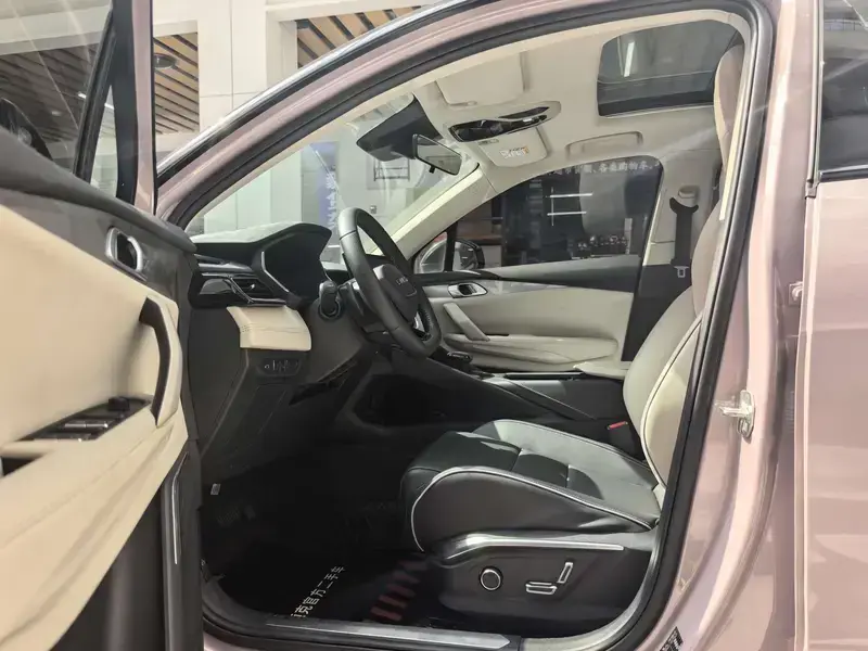 2023 Lynk & Co 06 с пробегом 23 000 км