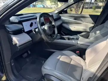 2023 Lynk & Co 08 с пробегом 66 000 км