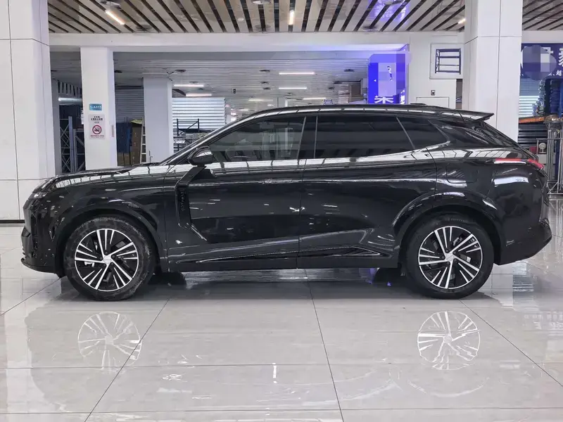 2025 Lynk & Co 08 с пробегом 25 000 км