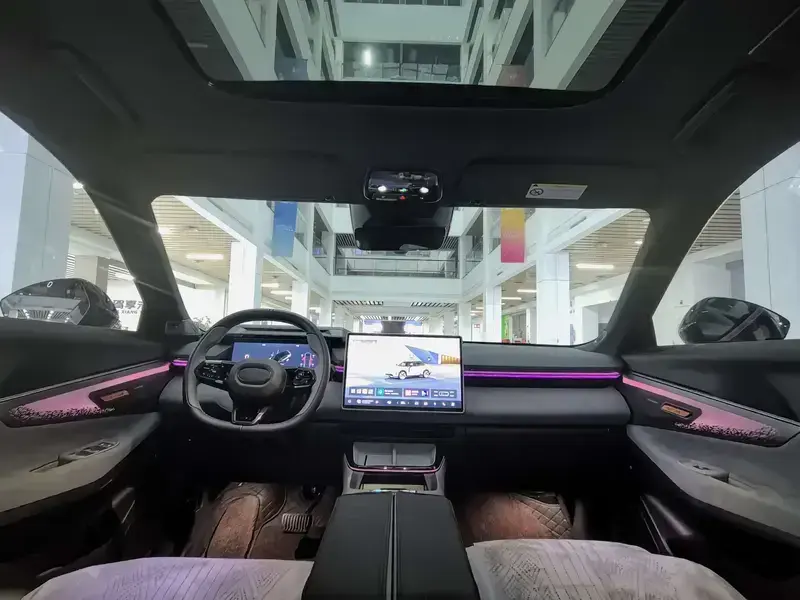2025 Lynk & Co 08 с пробегом 25 000 км