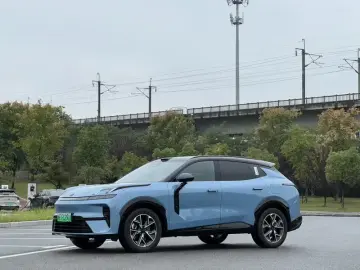 Lynk & Co 08