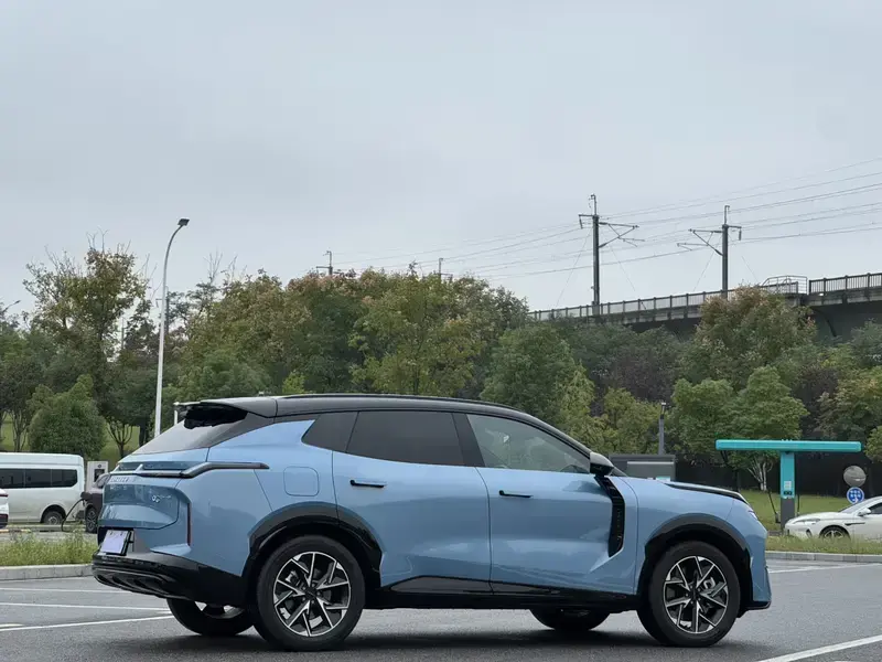 2026 Lynk & Co 08 с пробегом 2 000 км