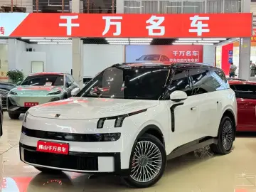 2025 Lynk & Co 900 с пробегом 17 000 км