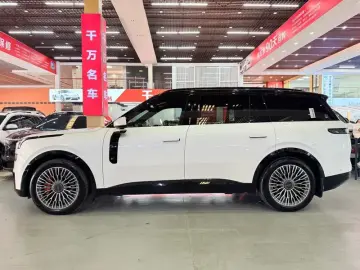 2025 Lynk & Co 900 с пробегом 17 000 км
