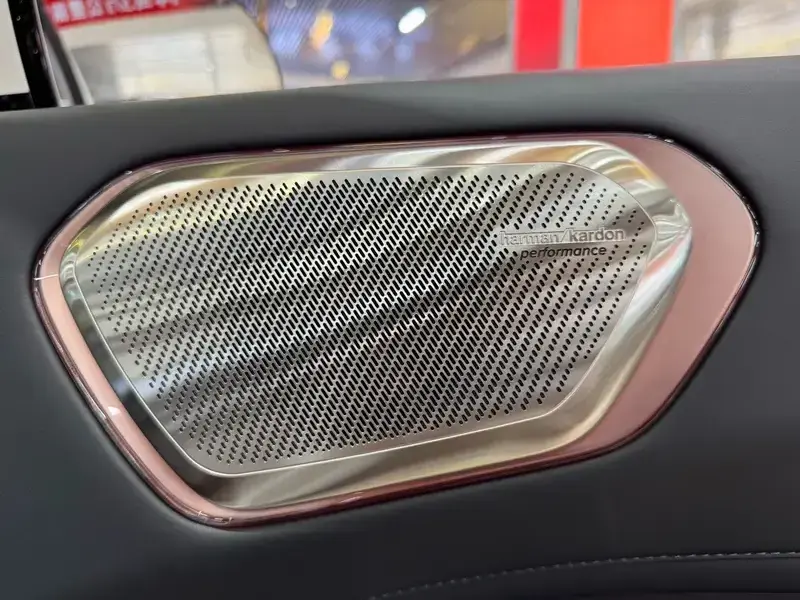 2025 Lynk & Co 900 с пробегом 17 000 км