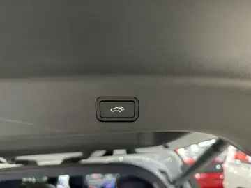 2025 Lynk & Co 900 с пробегом 17 000 км