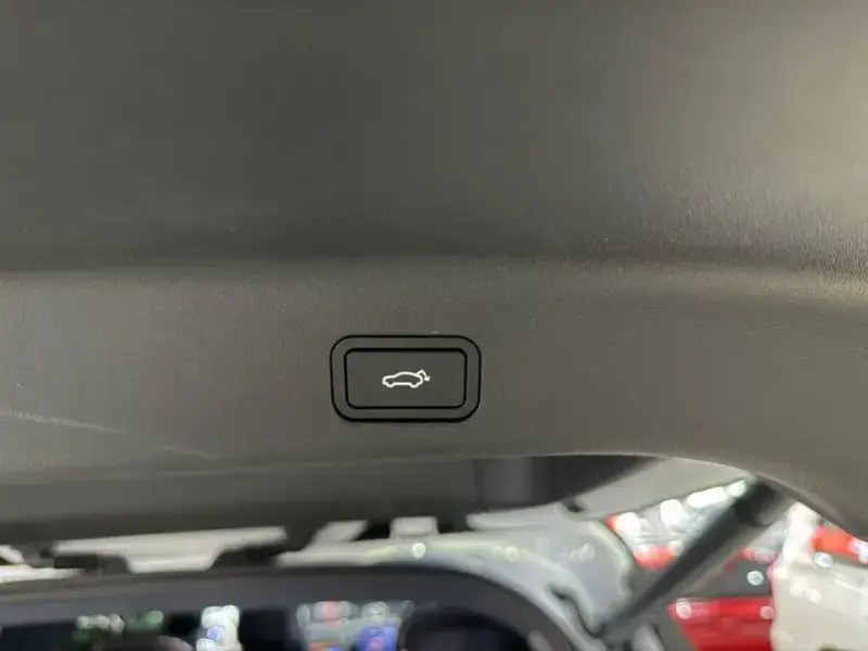 2025 Lynk & Co 900 с пробегом 17 000 км
