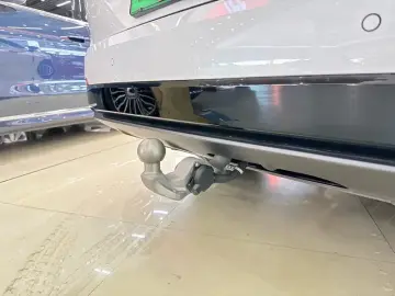 2025 Lynk & Co 900 с пробегом 17 000 км