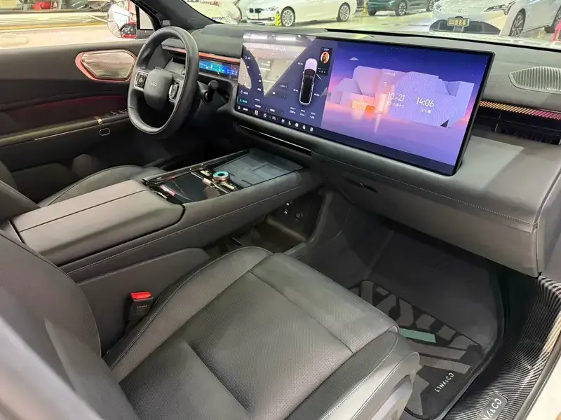 2025 Lynk & Co 900 с пробегом 17 000 км