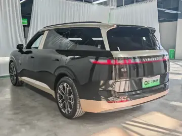 2025 Lynk & Co 900 с пробегом 32 000 км