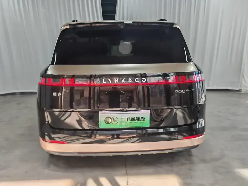 2025 Lynk & Co 900 с пробегом 32 000 км